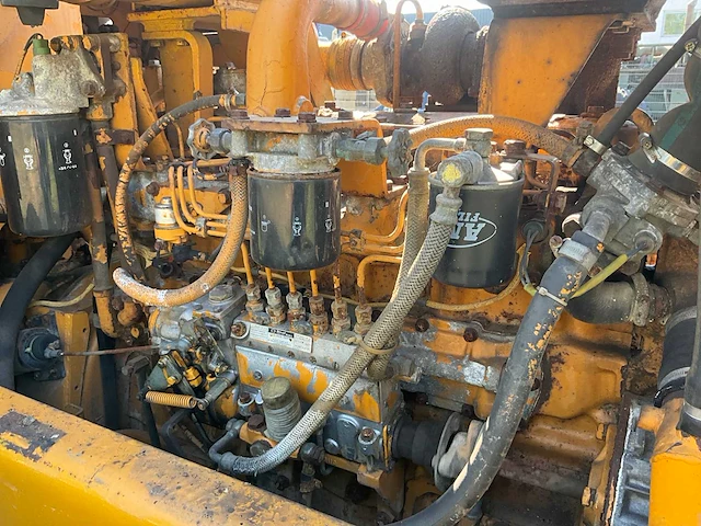 Shovel - afbeelding 14 van  18