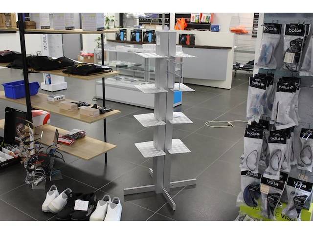 Showrek aluminium met hoogte 135 cm - afbeelding 1 van  2