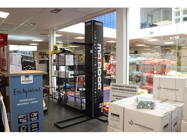 Showrek matador hoogte 250cm - afbeelding 1 van  2