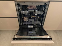 Showroom cucinesse italiaans evolve zandbeige lak en houtlook hoge kasten - afbeelding 16 van  31