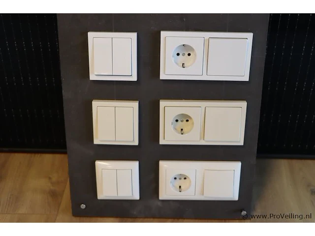 Showroom display - afbeelding 2 van  4
