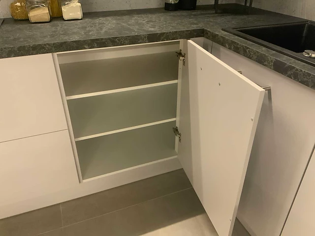 Showroom keuken hoekopstelling - afbeelding 6 van  22