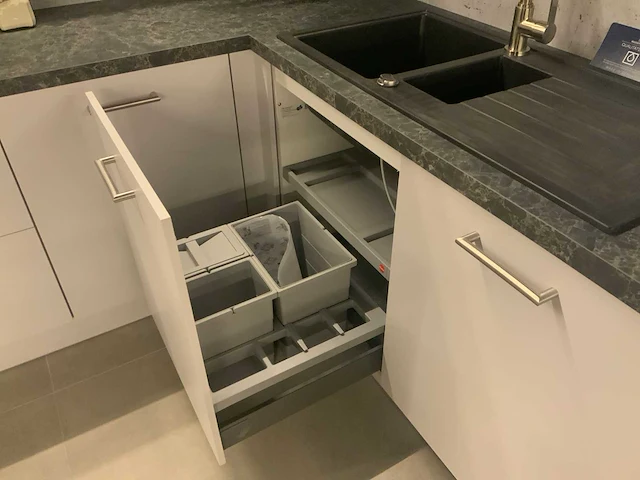 Showroom keuken hoekopstelling - afbeelding 7 van  22