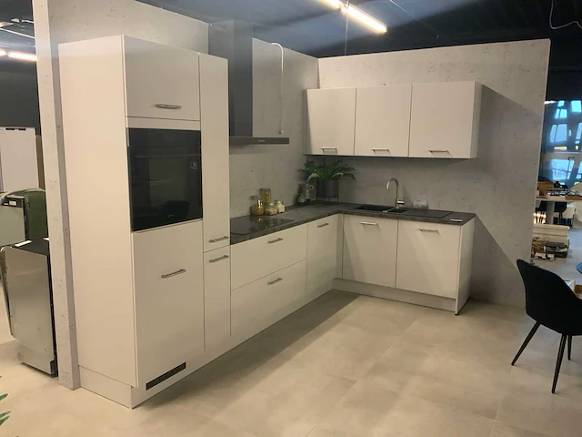 Showroom keuken hoekopstelling - afbeelding 12 van  22