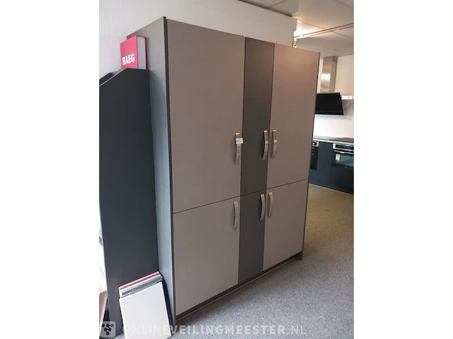 Showroom keuken unit met 2x inbouw koelkast - afbeelding 1 van  23