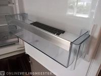 Showroom keuken unit met 2x inbouw koelkast - afbeelding 13 van  23