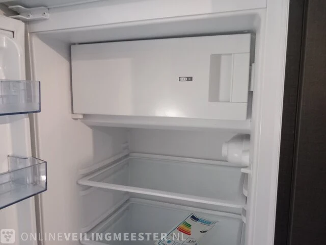 Showroom keuken unit met 2x inbouw koelkast - afbeelding 21 van  23