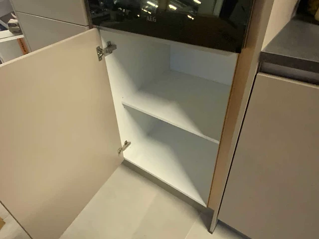 Showroom keukenopstelling - afbeelding 7 van  17