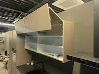 Showroom keukenopstelling - afbeelding 9 van  17