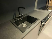 Showroom keukenopstelling - afbeelding 16 van  17