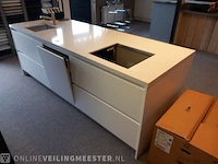 Showroom kookeiland met spoelbak en vaatwasser fino - afbeelding 1 van  24