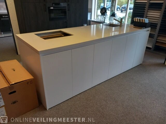 Showroom kookeiland met spoelbak en vaatwasser fino - afbeelding 19 van  24