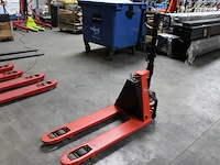 Showroom model elektrische palletwagen bt type l 10 m. - afbeelding 1 van  4