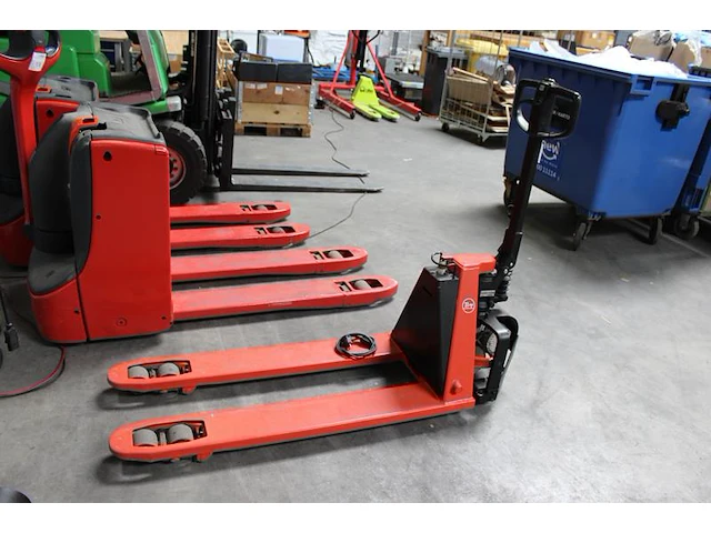 Showroom model elektrische palletwagen bt type lht 100. - afbeelding 1 van  5