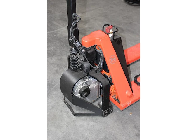 Showroom model elektrische palletwagen bt type lht 100. - afbeelding 5 van  5