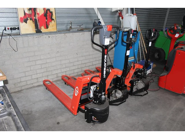 Showroom model elektrische palletwagen ep equipment type ept 20. bouwjaar 2020. - afbeelding 1 van  3