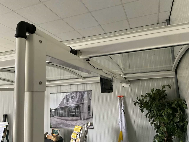 Showroom model overkapping - afbeelding 4 van  14