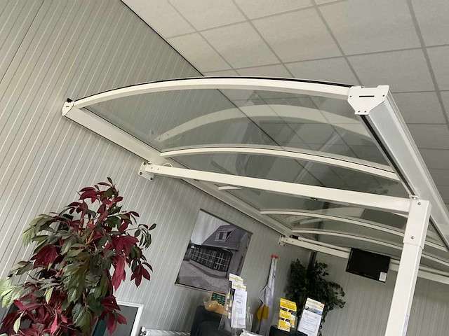 Showroom model overkapping - afbeelding 7 van  14