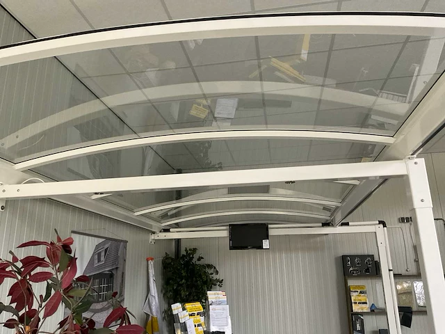 Showroom model overkapping - afbeelding 8 van  14