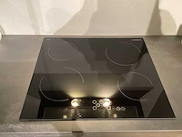 Showroom nobilia laser decor zwart beton hoek keuken - afbeelding 4 van  20