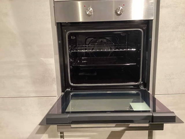 Showroom nobilia riva decor beton grijs eiland keuken - afbeelding 13 van  28
