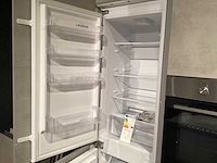 Showroom nobilia riva decor beton grijs eiland keuken - afbeelding 17 van  28