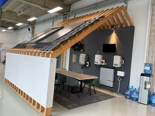 Showroom opstelling - afbeelding 1 van  17