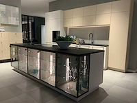 Showroomkeuken met apparatuur (combinatiekavel van kavel 1 tot en met 5)