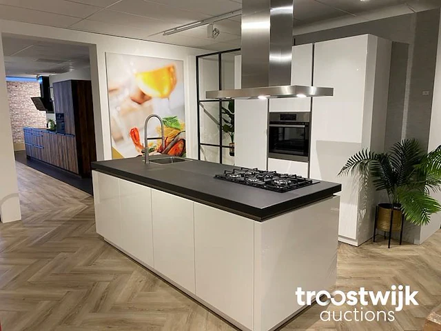 Showroomkeuken - afbeelding 1 van  27
