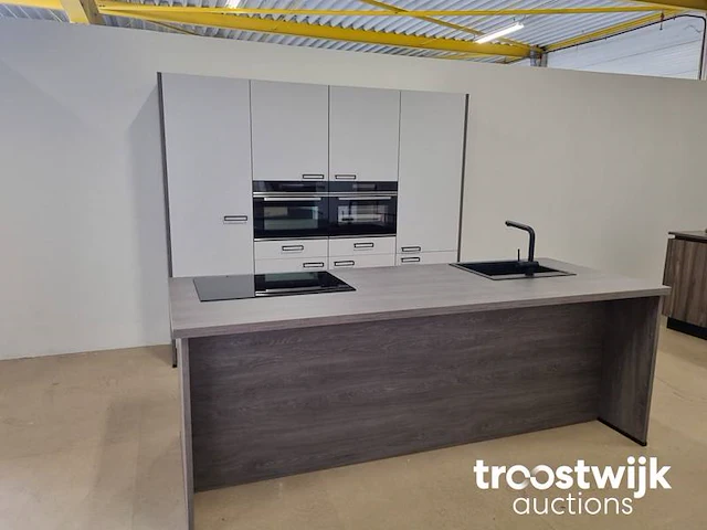 Showroomkeuken - afbeelding 1 van  13