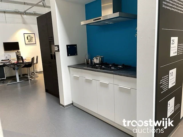 Showroomkeuken - afbeelding 12 van  34