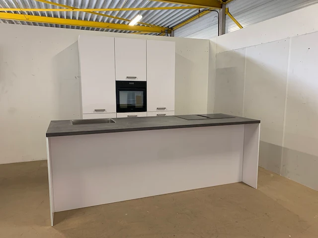 Showroomkeuken - afbeelding 1 van  30