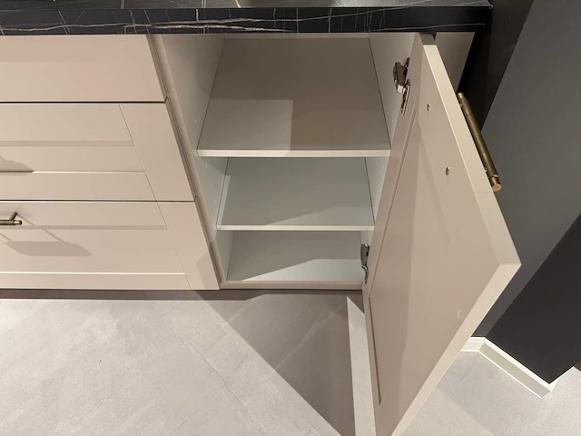 Showroomkeuken - afbeelding 31 van  40