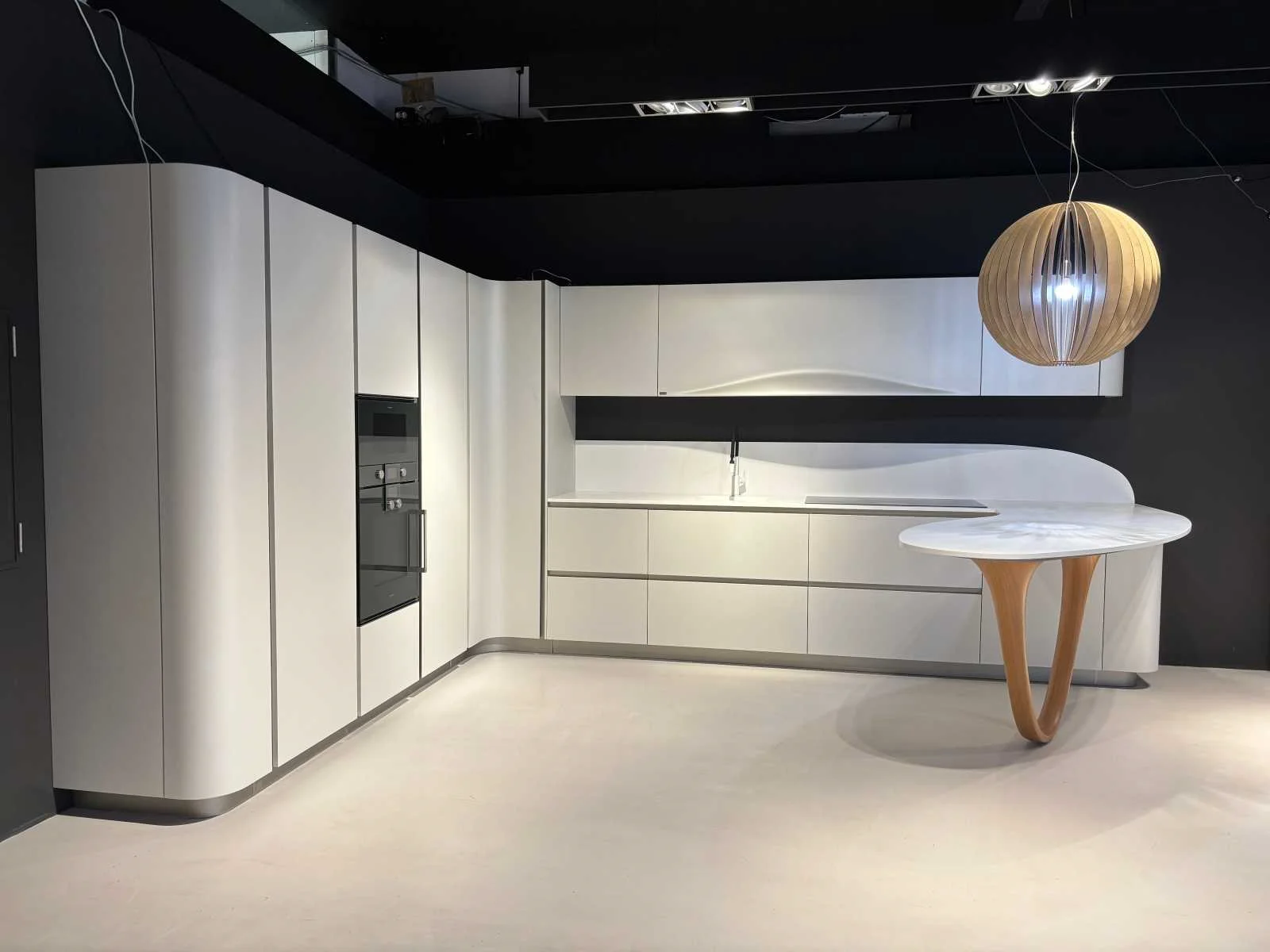 (showroom)keukens en apparatuur uit faillissement