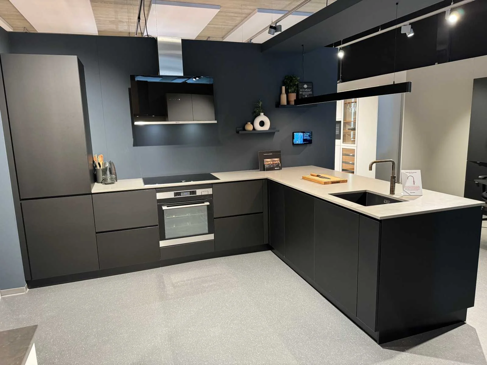 (showroom)keukens en apparatuur