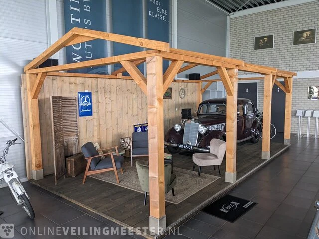 Showrooom presentatie overkapping met steigerhouten vloer - afbeelding 1 van  14