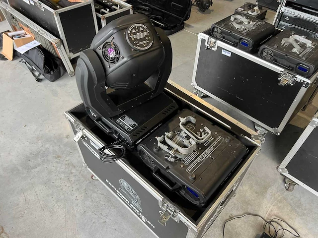 Showtec - explorer 250 wash - moving head (2x) - afbeelding 2 van  3