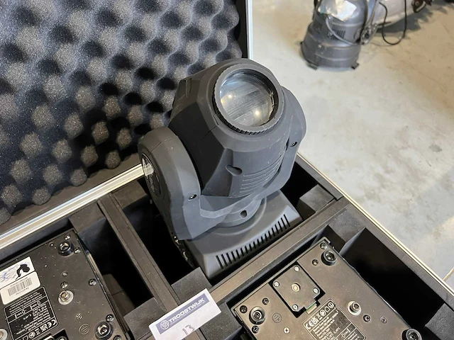 Showtec - kanjo spot 60 - moving head (4x) - afbeelding 2 van  4