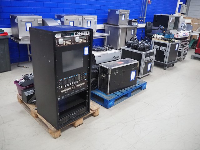 Showtec / behringer / quik lok systems - afbeelding 1 van  52