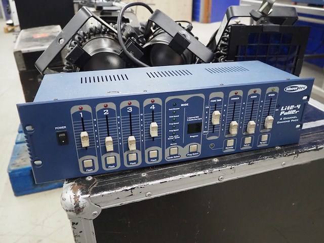 Showtec / behringer / quik lok systems - afbeelding 32 van  52