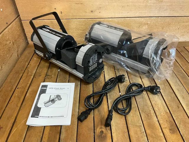 Showtec dj led scanner (2x) - afbeelding 2 van  8