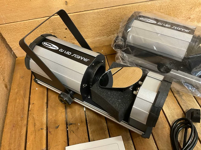 Showtec dj led scanner (2x) - afbeelding 4 van  8