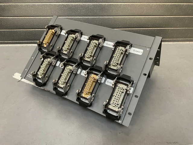 Showtec hotpatch 48 output module - afbeelding 1 van  4
