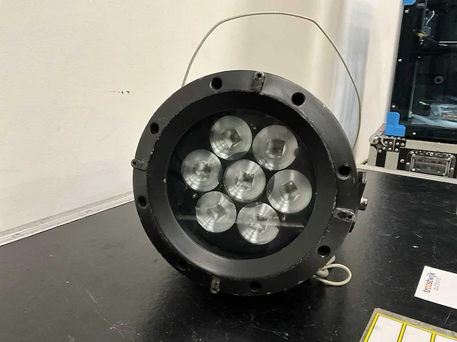 Showtec spectral m1500 zoom q4 mkii ip65 led par (7x) - afbeelding 13 van  19