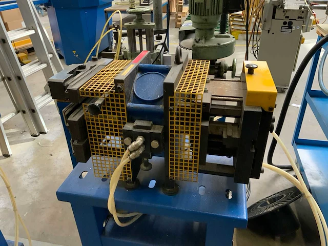 Shüco art. nr. 286550 pneumatische multifunctionele ponsmachine - afbeelding 2 van  4