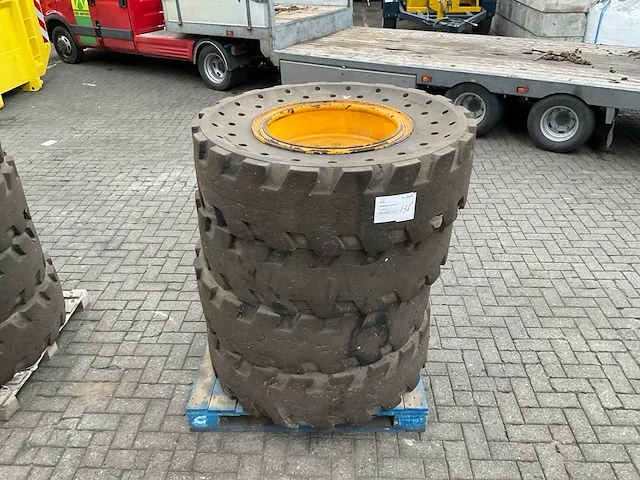 Shun gin jcb verreiker band met velg (4x) - afbeelding 1 van  5