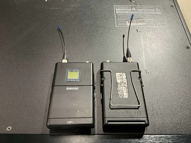 Shure ur4d draadloze zenderset - afbeelding 7 van  7