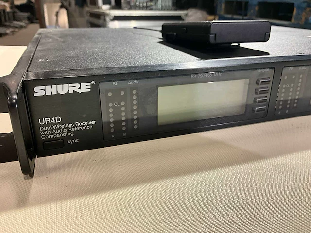 Shure ur4d draadloze zenderset - afbeelding 4 van  7