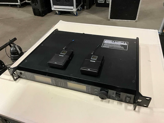 Shure ur4d+ draadloze zenderset - afbeelding 2 van  7