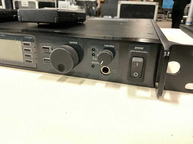 Shure ur4d+ draadloze zenderset - afbeelding 5 van  7